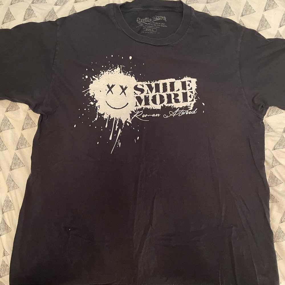 Smile More Roman Atwood short sleeve tee shirt